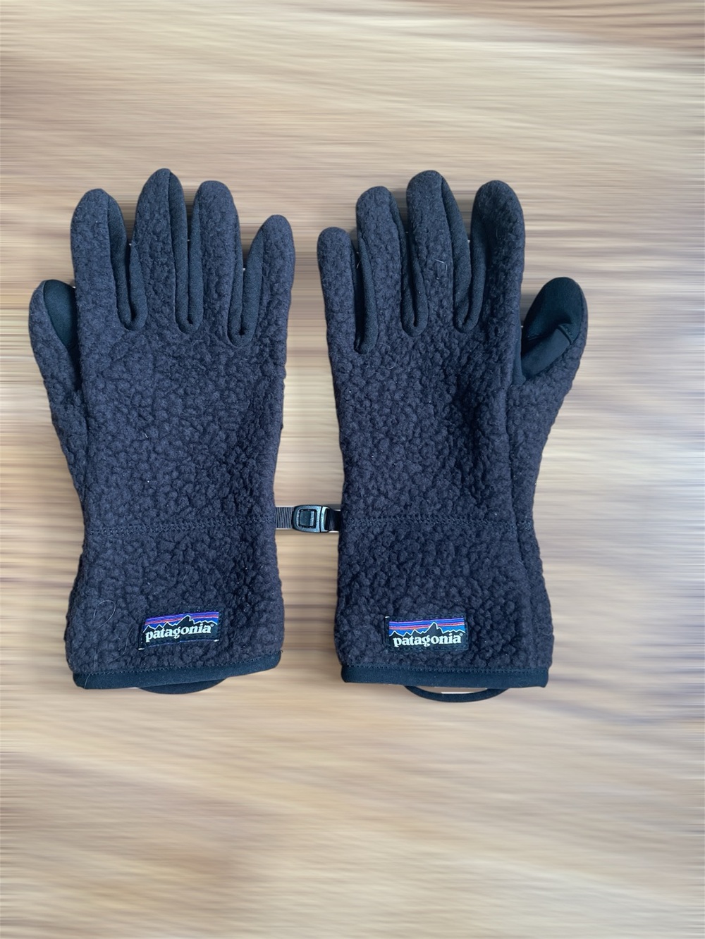 Patagonia Women's Retro Pile Fleece Gloves - Black Size M